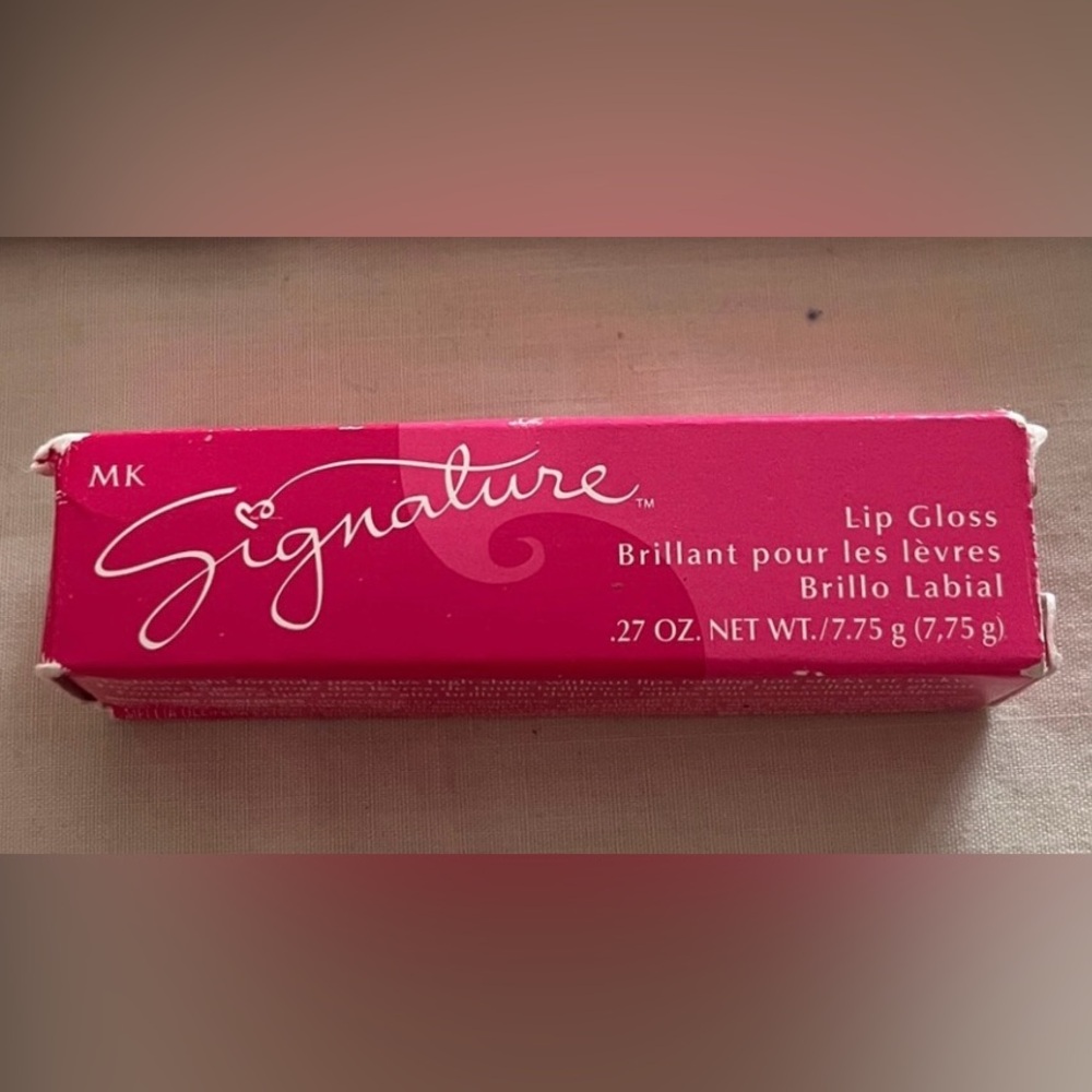Signature Vibrant Pink Lip Gloss